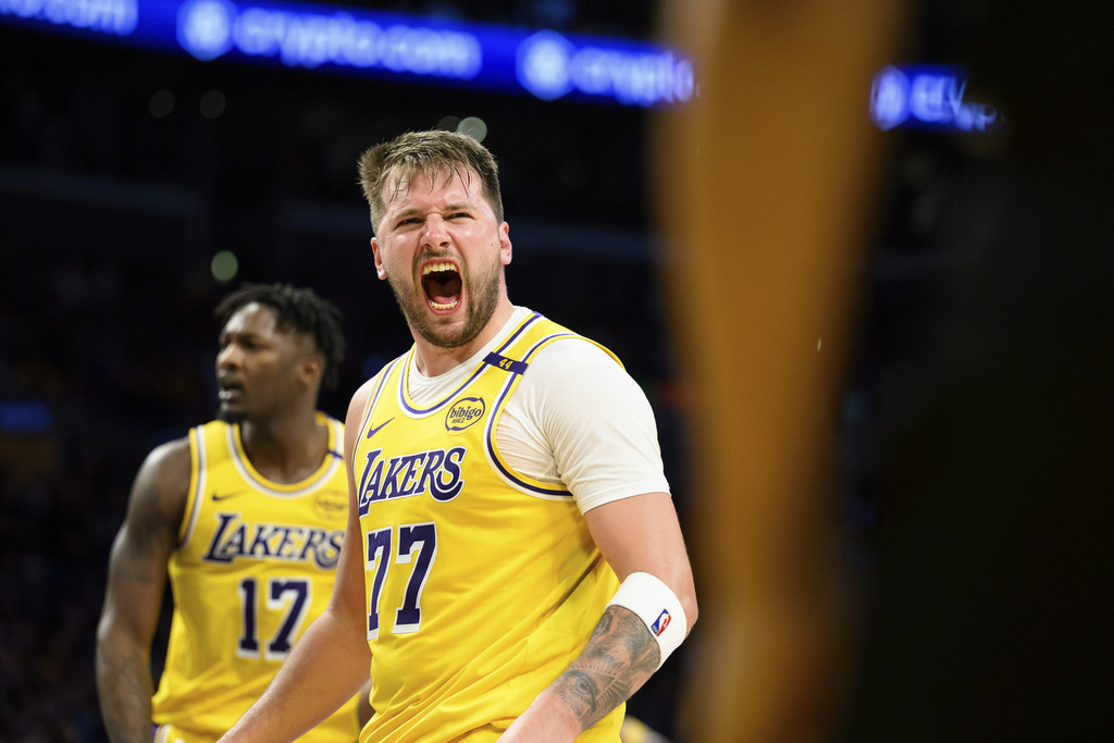 NBA(影)/詹皇最後追平機會連兩投都失手 湖人明星賽後首戰主場不敵黃蜂