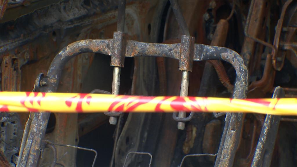 土城室外停車場凌晨火警　6車慘燒車損估數百萬