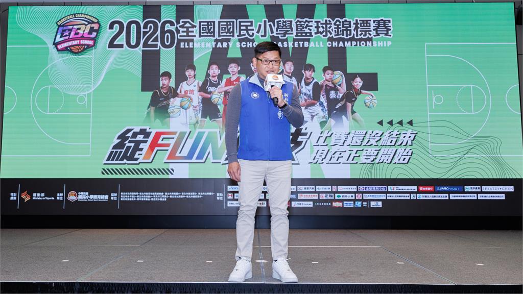 HBL(影)/拚衛冕前先鼓勵幼苗!松山隊長劉廷寬替小學聯賽站台、大方送簽名球