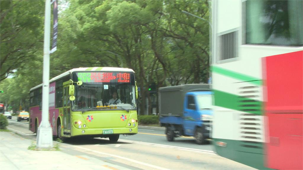 電動公車起火燒! 同線20車立即停派.公運處要求檢修
