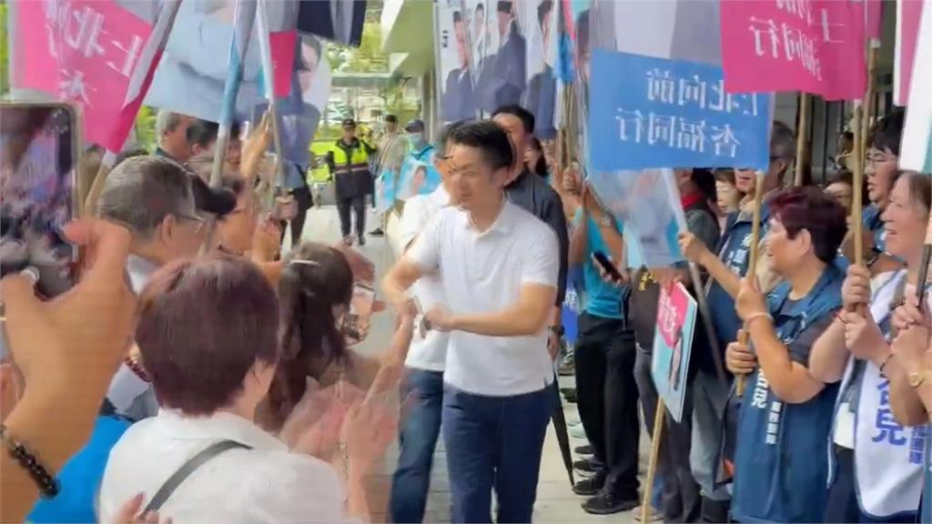 蔣萬安陪藍小雞登記參選　避答「這一題」
