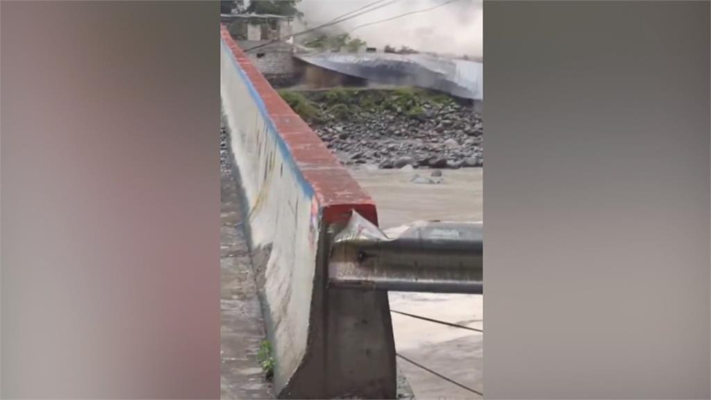 四川暴雨引發土石流　土石流驚險瞬間曝光