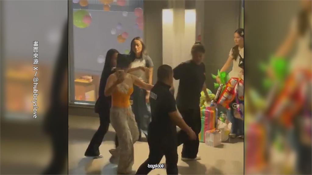 中粉絲泰國追星爆插隊糾紛　踢工作人員反遭壓制