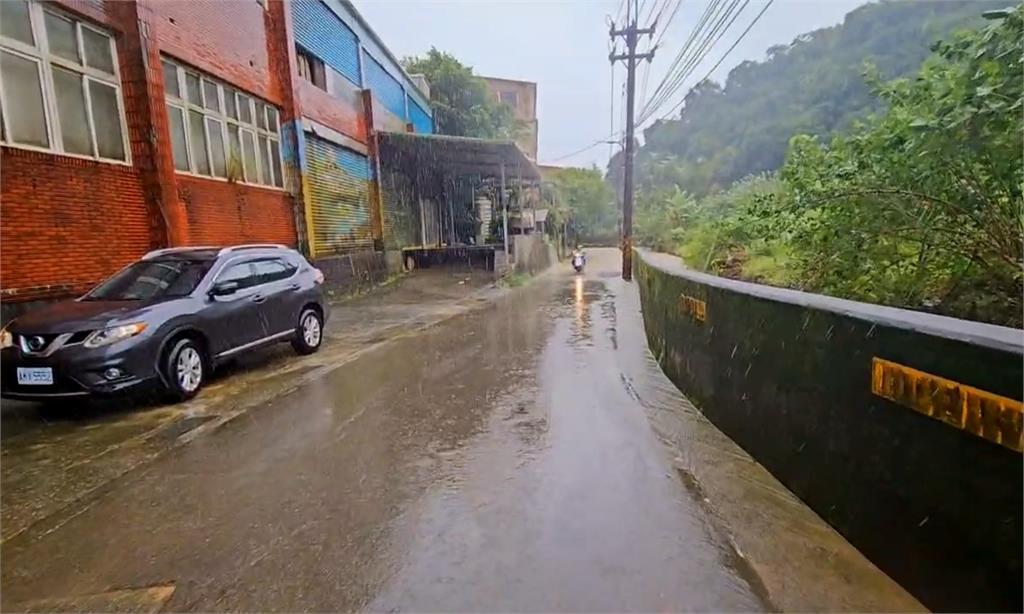 颱風外圍環流+季風共伴效應發威　宜蘭降大雨零星災情頻傳