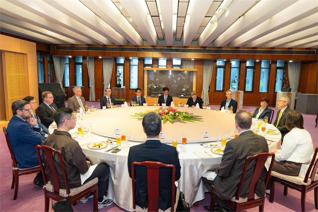 快新聞／跨黨派挺台！林佳龍接見德國訪團　深化多領域合作「面對威權挑戰」