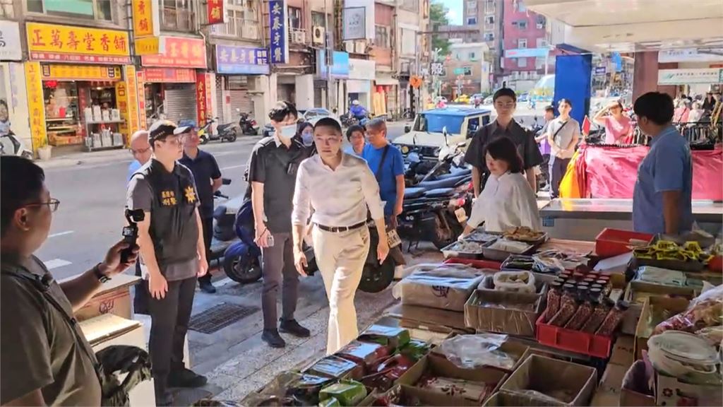 前立委蔡適應力挺童子瑋陪掃街　黃敏惠北上陪同謝國樑掃街