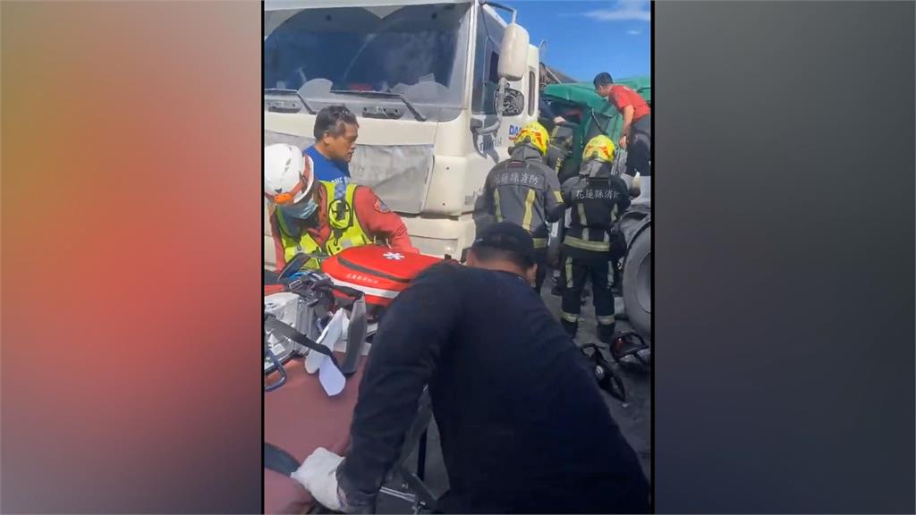 馬太鞍溪橋疏濬道路2砂石車對撞！　駕駛夾困車內腿部骨折