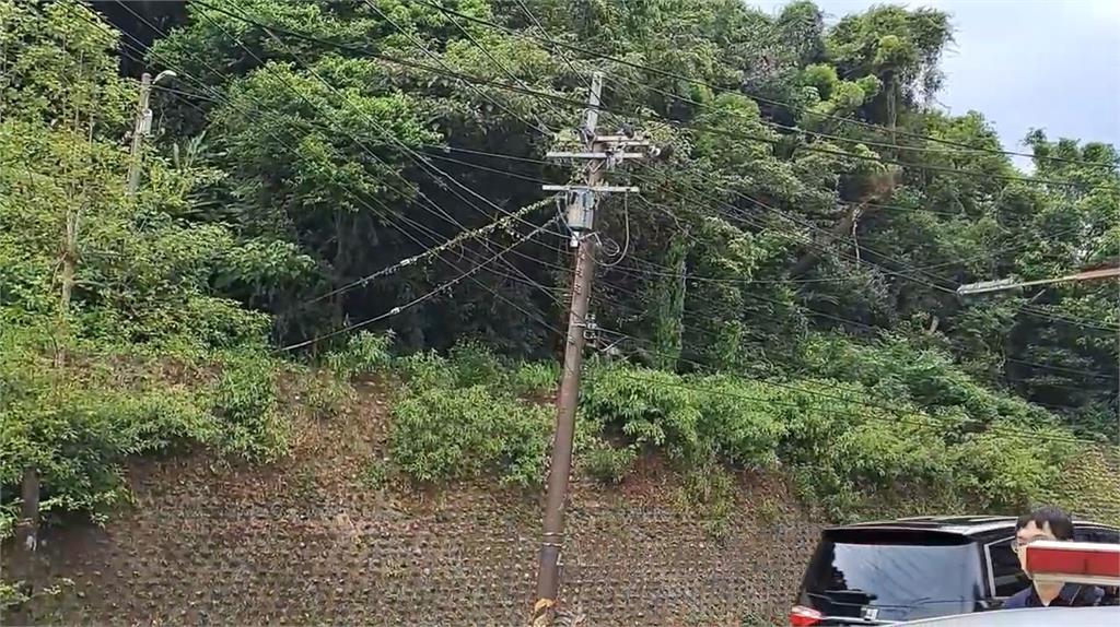 基金二路電桿被撞斷幸未害停電　肇事聯結車駕駛肇逃警以車追人
