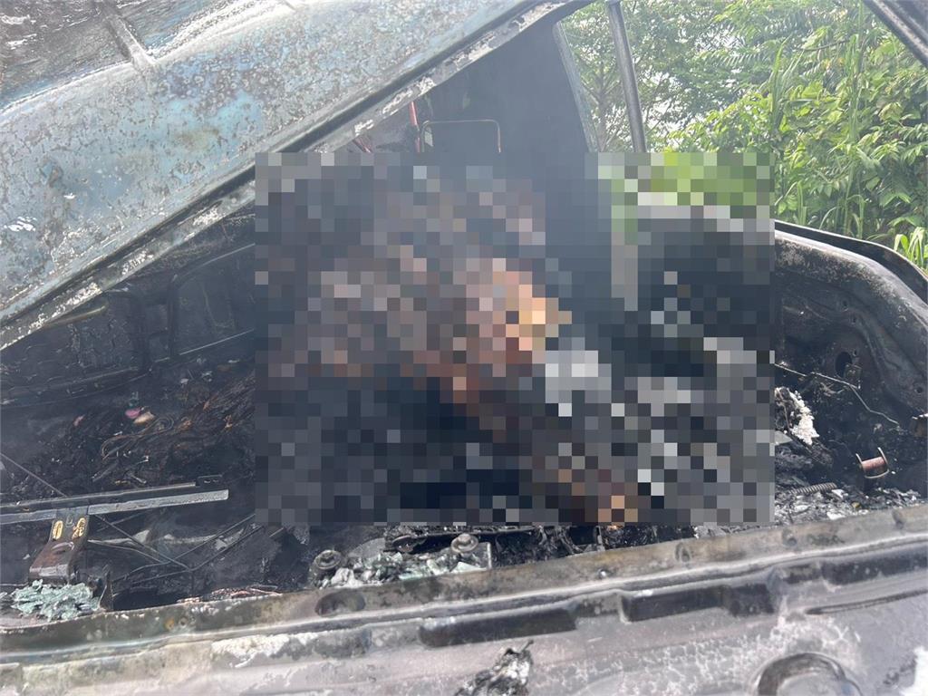 快新聞／台6線火燒車奪命！苗栗小貨車疑遭大卡車猛撞　駕駛慘成焦屍...身分成謎