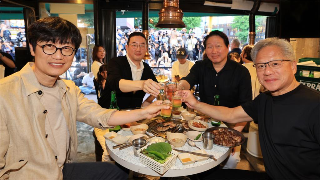 「韓版兆元宴」地點藏有小巧思！黃仁勳合體南韓3巨頭「大口吃肉」畫面曝光