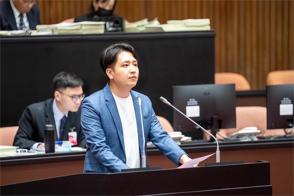 江肇國揭「耍官威」就是羅廷瑋!網友怒「讓洪孟楷背鍋」嗆:你還是人嗎