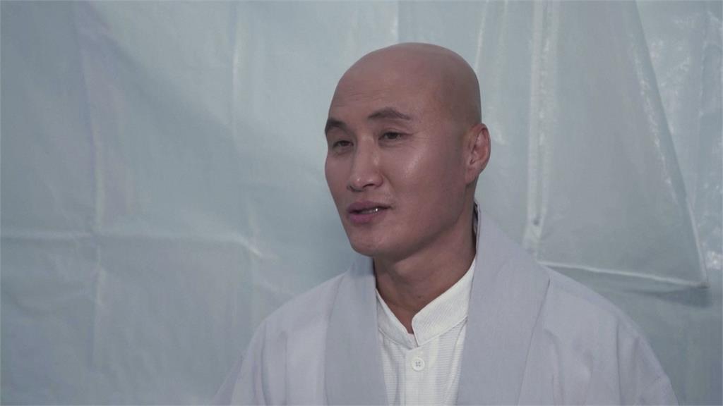 南韓慶祝佛誕日!邀DJ和尚「菩揪Hands Up」 年輕一代合掌嗨跳:很時髦