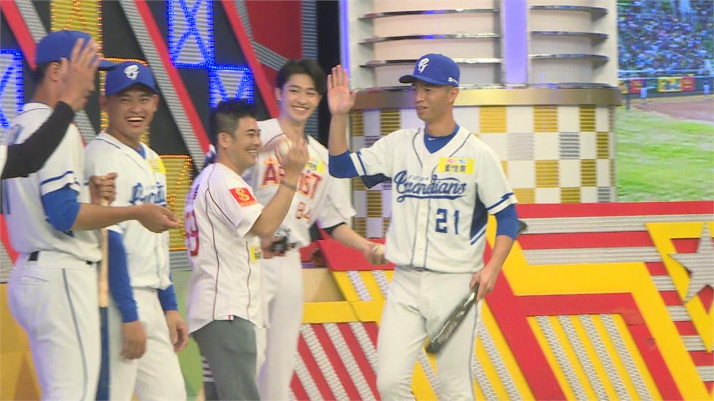 綜藝魂大爆發! 富邦悍將球員棚內「比準度」 主審竟是大明星