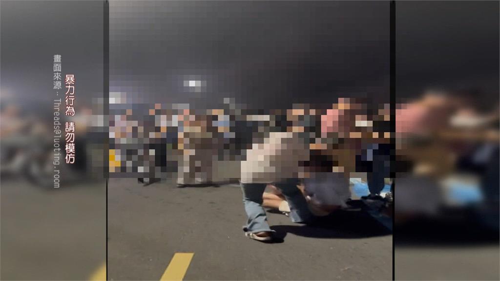超過十萬人朝聖！　大稻埕煙火秀民眾為卡位上演全武行