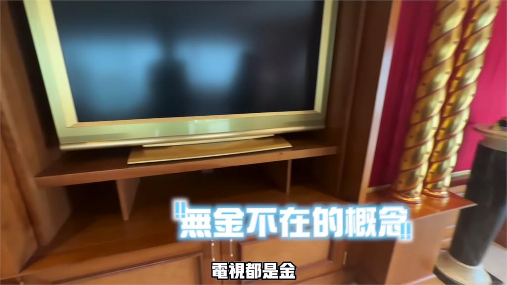 網紅開箱杜拜總統套房 「牆面、馬桶手把都鍍金」他嚇喊:土豪的任性