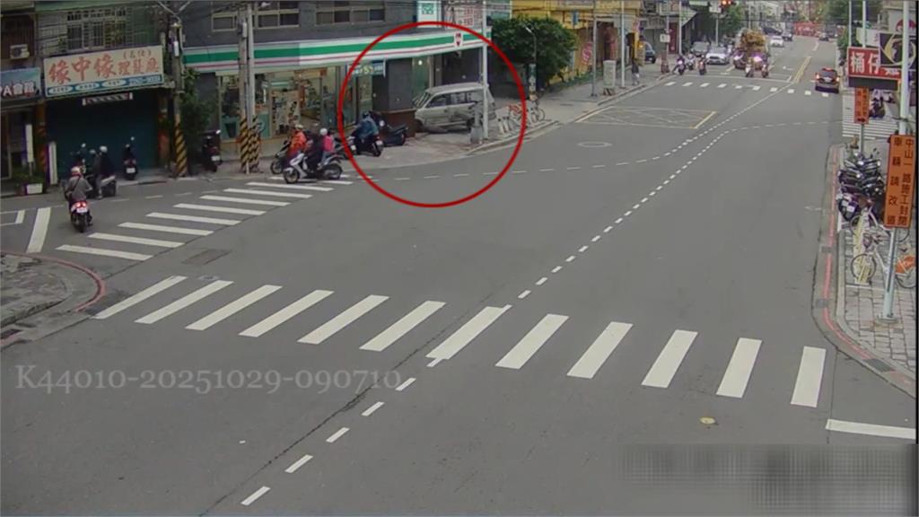 驚悚！蘆洲廂型車失控撞超商　疑駕駛吃感冒藥恍神釀禍