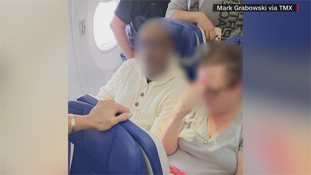 受不了嬰兒飛機上哭鬧 男暴怒嗆「把孩子上銬!」脫序行為全都錄