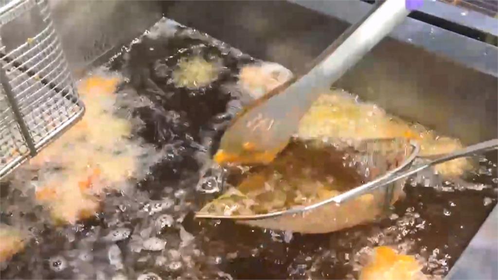 上班第四天突遭解雇 女子控訴台南炸雞店「無理由」爆口角