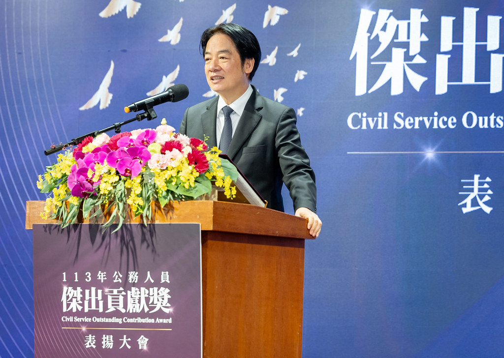 快新聞/購復康巴士、載運輪椅車輛免徵貨物稅延5年 賴總統今正式公布
