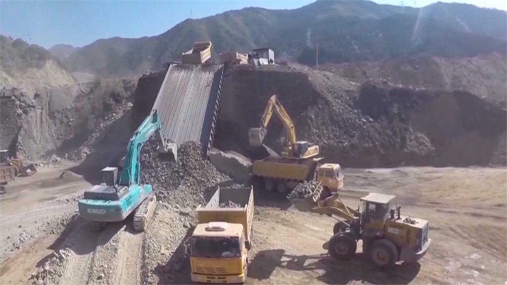 美中互徵港口費今生效 川普再放話禁中食用油