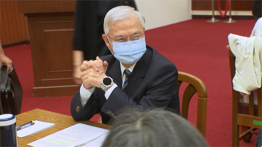 楊金龍日前談匯率頻結巴遭疑心虛 特地澄清「口才不好」