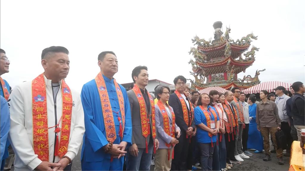 蔣萬安、沈伯洋首度同台　沈伯洋喊：由我們改變城市