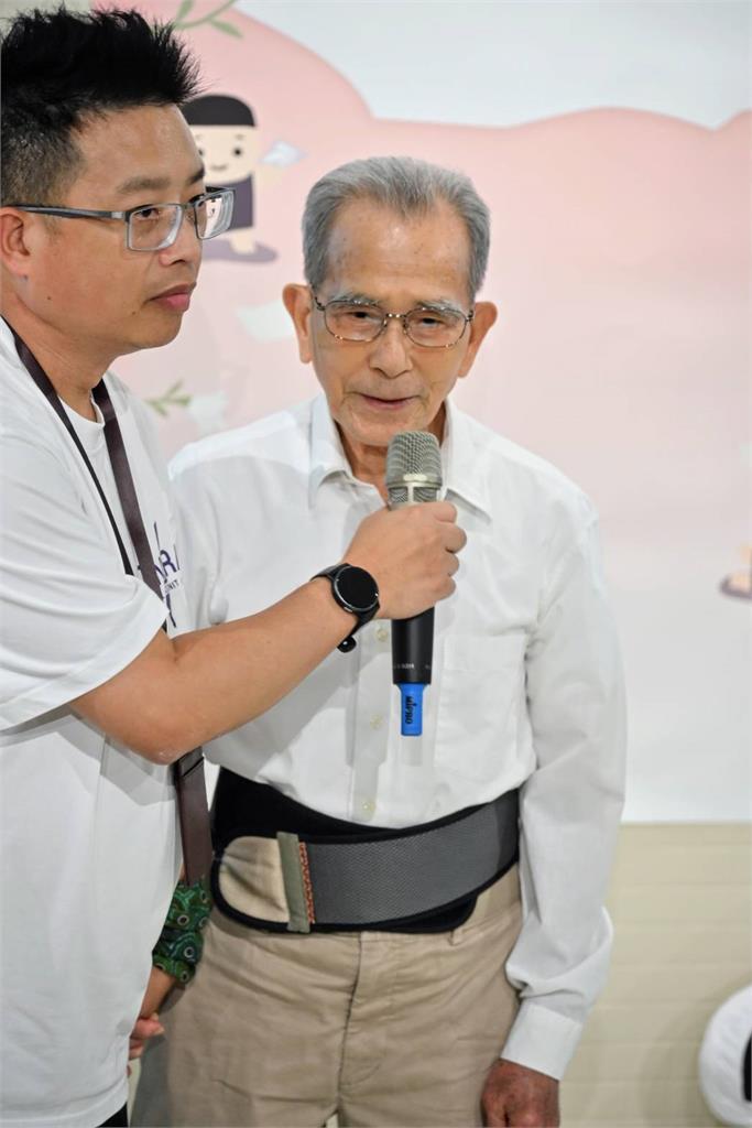 《給台灣的情書》盛大開展 產官學藝文齊聚 回顧台灣的民主韌性