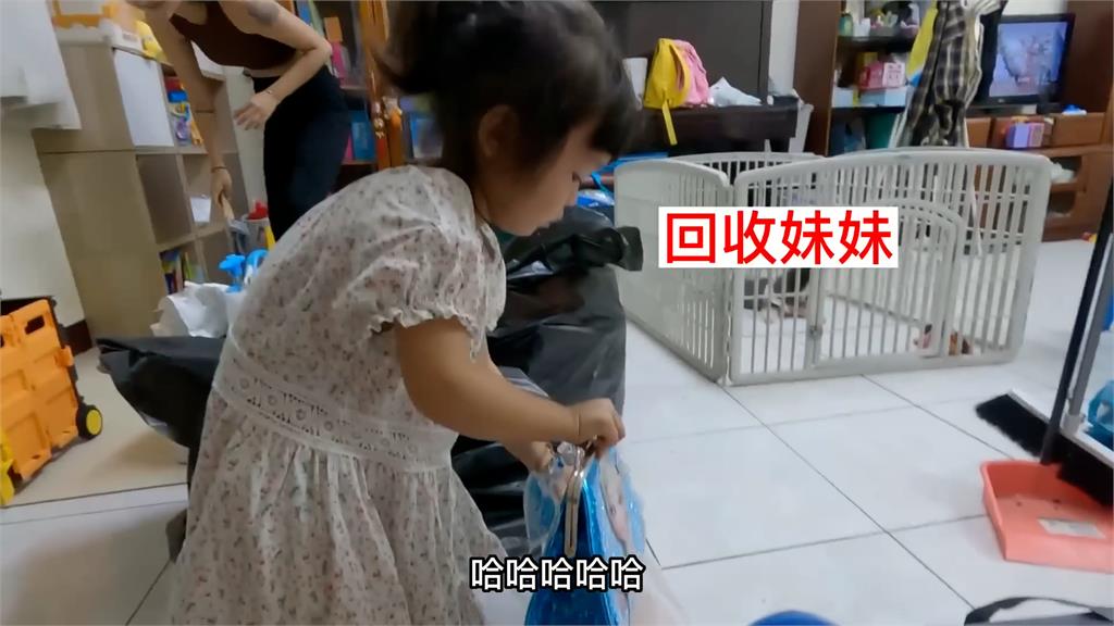 亂到炸裂！YT夫妻春節前大掃除　攝影師見客廳雜物嚇問：這是倉庫吧