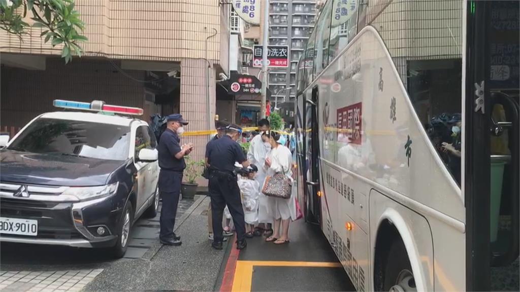 防堵疫情擴大 鳳山某社區大樓突拉封鎖線!