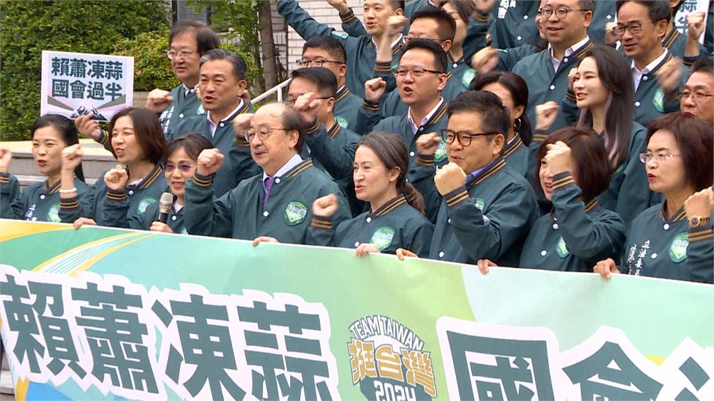 蕭美琴重返立院合體黨團　綠委們熱情歡迎喊當選