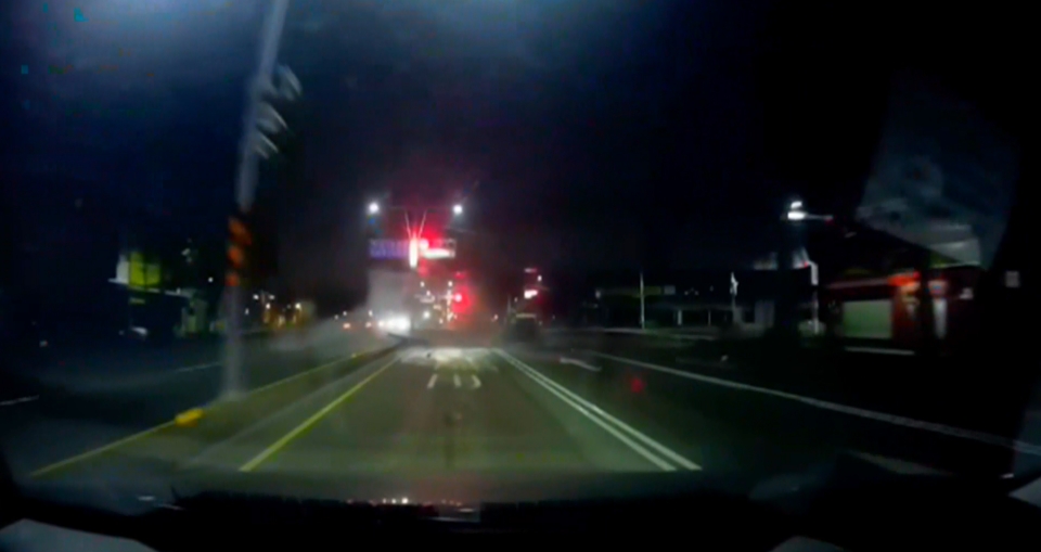 警車全毀!警匪追逐3公里 嫌犯衝撞釀3警受傷