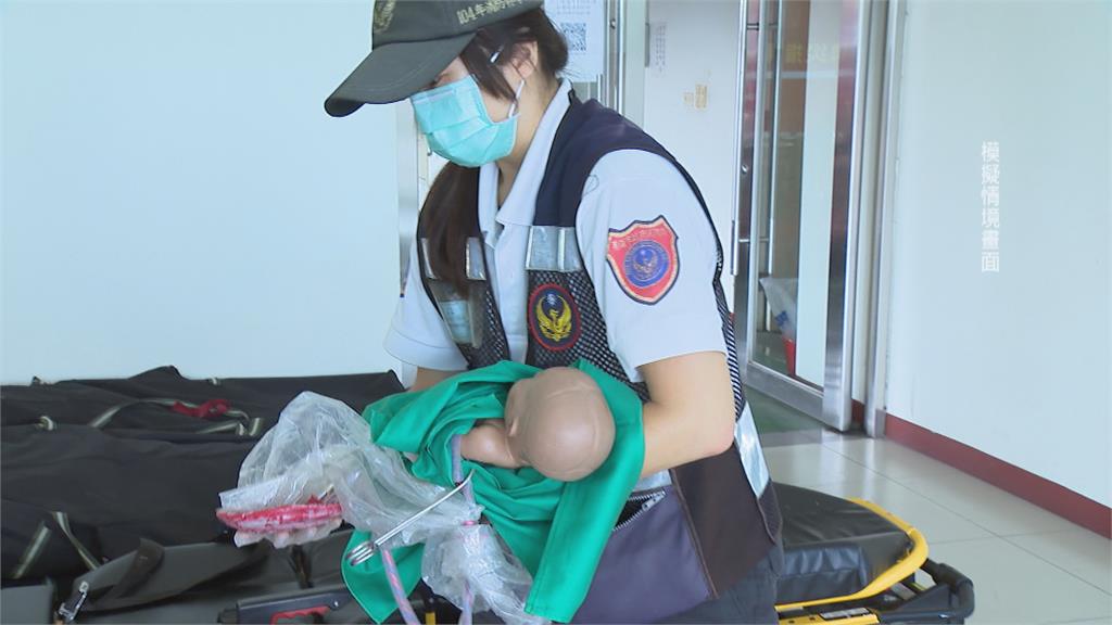 機率8萬分之1「人魚寶寶」 救護員剪破羊膜女嬰蹦出