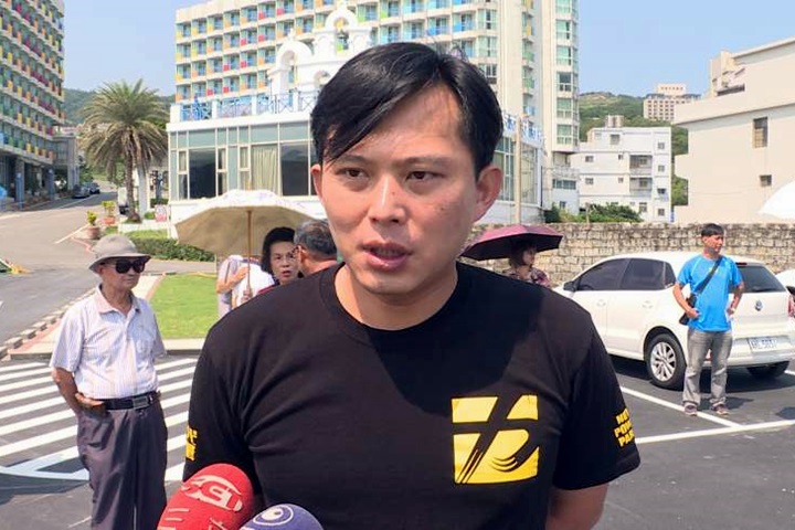 黃國昌被問「領銜人3改1」…10秒畫面曝光!王定宇開酸:怎麼不咆哮一下