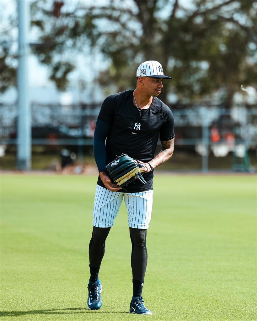 MLB(影)/挑戰洋基禁鬚令? 新終結者Williams春訓報到仍留大鬍子