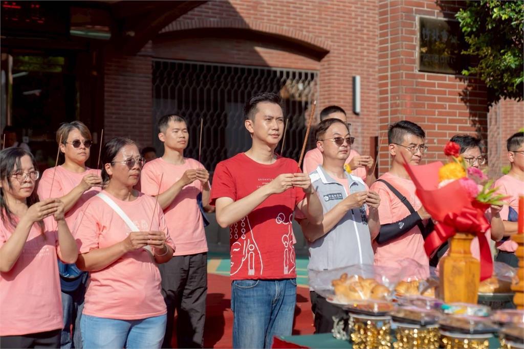 國慶日迎福神 車城福安宮土地公祖首度贊境竹北 市長鄭朝方率上萬市民恭迎祈福