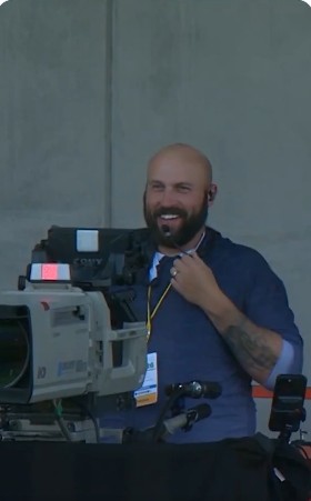 MLB(影)／天外飛來全壘打砸碎攝影機！攝影師超淡定：沒什麼大不了的
