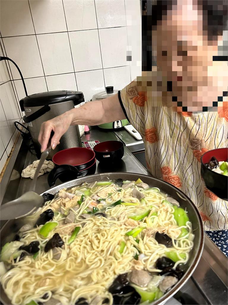 公公狂砍40刀奪命！34歲媳生前「與阿嬤溫馨互動」惹哭全網：下輩子要幸福