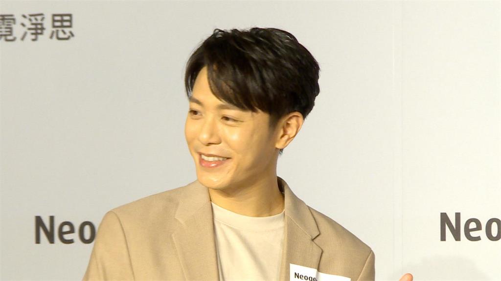 出席代言驚喜提前慶生 韋禮安預告「會消失一陣子」