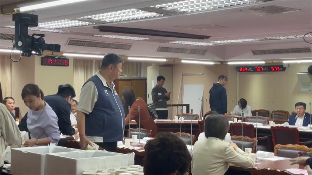 賴士葆罕見爆氣批黨中央！指一面倒支持8000億　打臉鄭麗文「少數說」