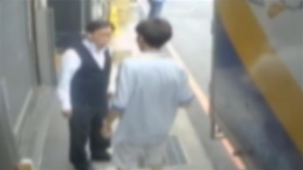 請你移車!東區街頭違停卸貨 宅配員遭管理員掌摑