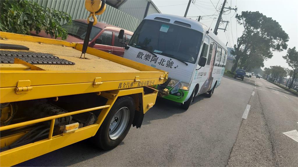 快新聞/柯文哲宣傳車「歡樂阿北號」被拖走! 原因曝光