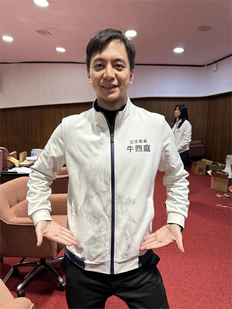 王鴻薇才撤回「不在籍投票」提案!黃捷點名「這3人沒在怕」:有多急