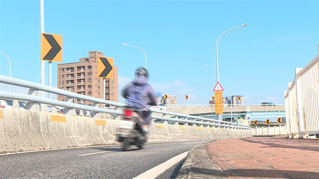 華中橋機車道死亡彎道? 議員轟:改回原本直線道