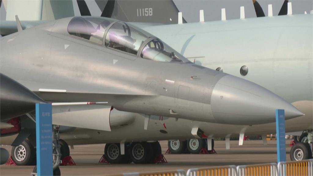 號稱美軍F-35剋星　中國「殲-16D」航空展首度亮相