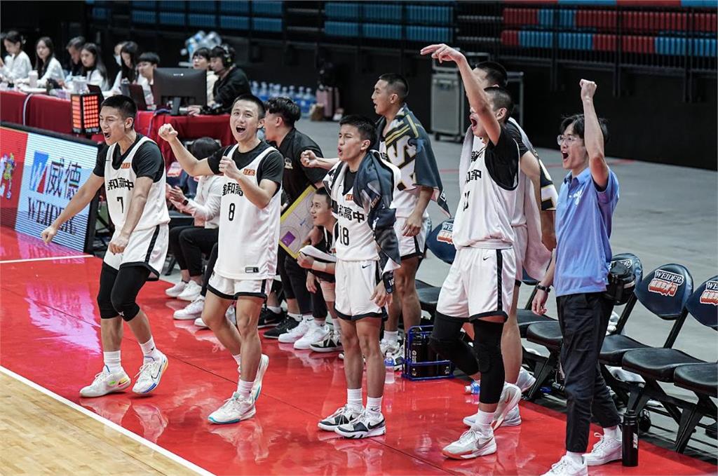 HBL(影)/「混血王子」歐瑞克狂抓籃板+扣籃 錦和高中大勝彰縣成功高中晉級8強
