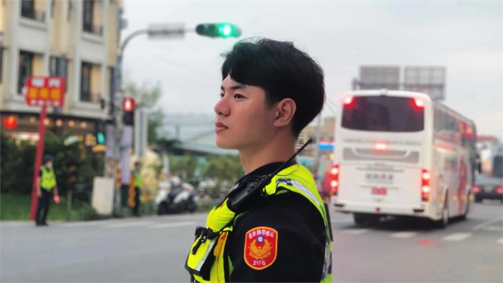 台東熱氣球旅遊遇車禍 女遊客見帥警秒暈 結局神展開