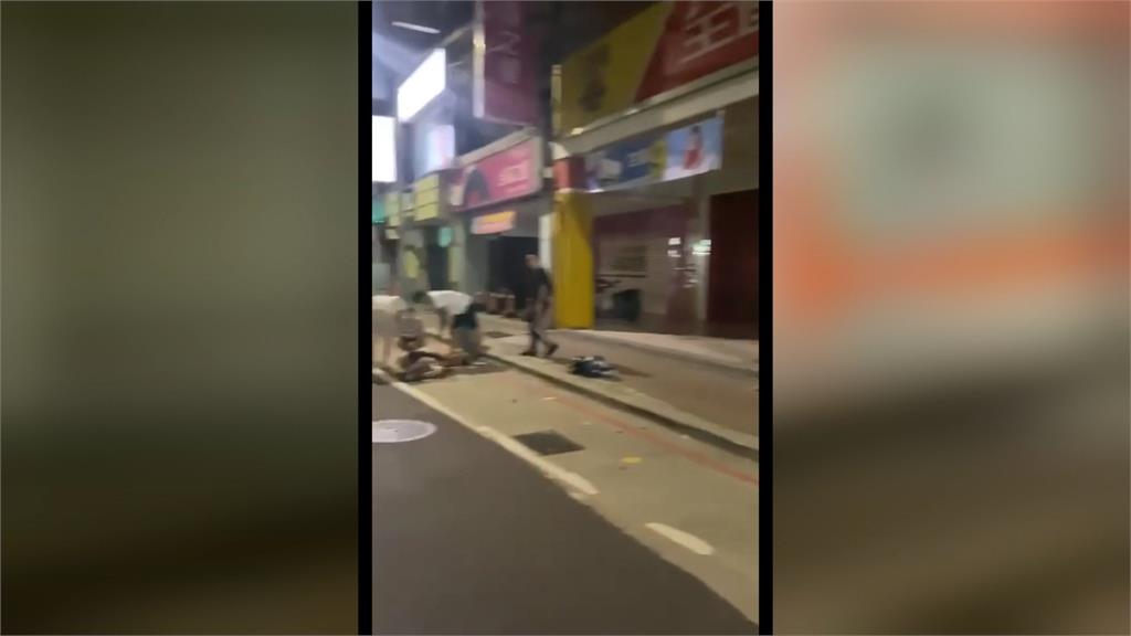 驚悚車禍!左轉車、機車路口劇烈碰撞 機車後座乘客頭部重創 意識模糊急救中