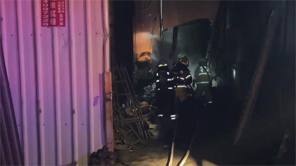 高雄食品加工廠驚傳火警　烈焰直竄　移工救火「全身遭燻黑」