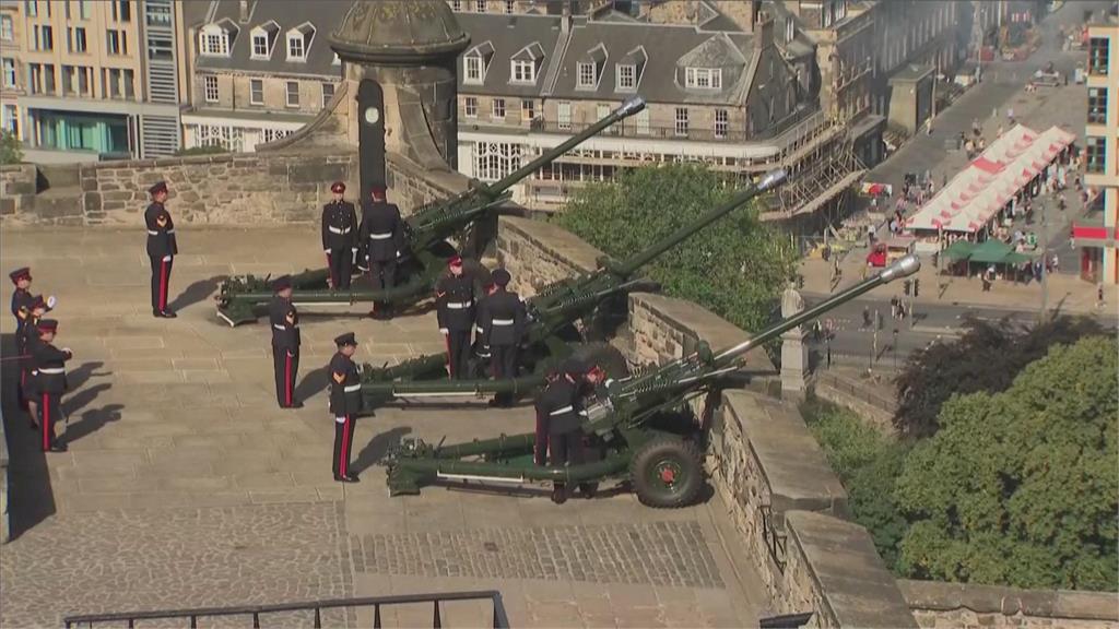 英國女王逝世一週年　倫敦、愛丁堡鳴放禮炮紀念