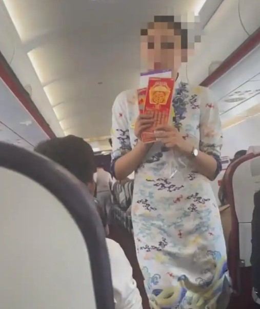 真假?中國空姐竟在機上兜售「刮刮樂」 中獎還可直接換錢公司證實了